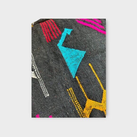 Handmade Berber pouf, Morocco - Picture 3 of 6